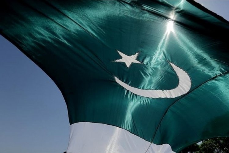 Pakistan, Hindistan ile ticarete başlama kararını 'Cammu Keşmir'in &ouml;zel stat&uuml;s&uuml; geri verilene kadar' erteledi