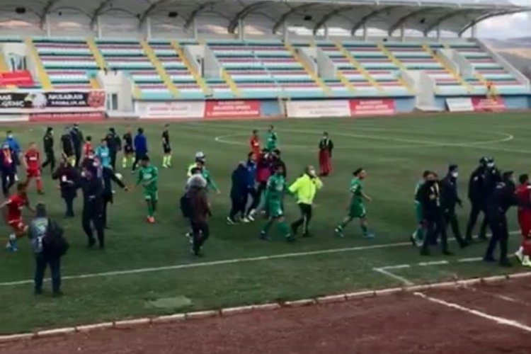 Aksaray'da Yıldırımspor'a tekme tokatlı saldırı! (&Ouml;ZEL HABER)