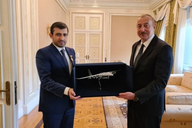 Aliyev, Selçuk Bayraktar'a 'Karabağ Nişanı' verdi