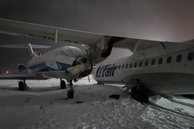Rusya'da iki uçak pistte çarpıştı