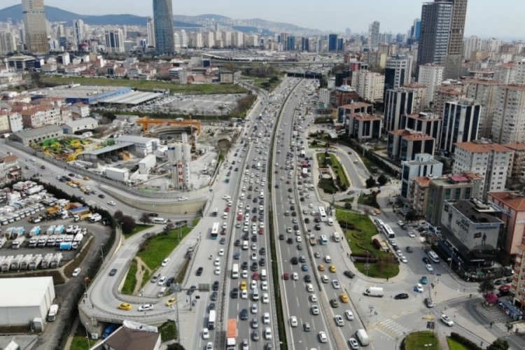 İstanbul'da kısıtlama öncesi trafik yüzde 70'e ulaştı