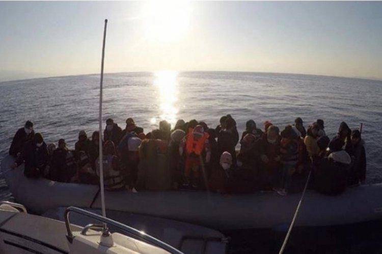 &Ccedil;anakkale'de 54 sığınmacı kurtarıldı