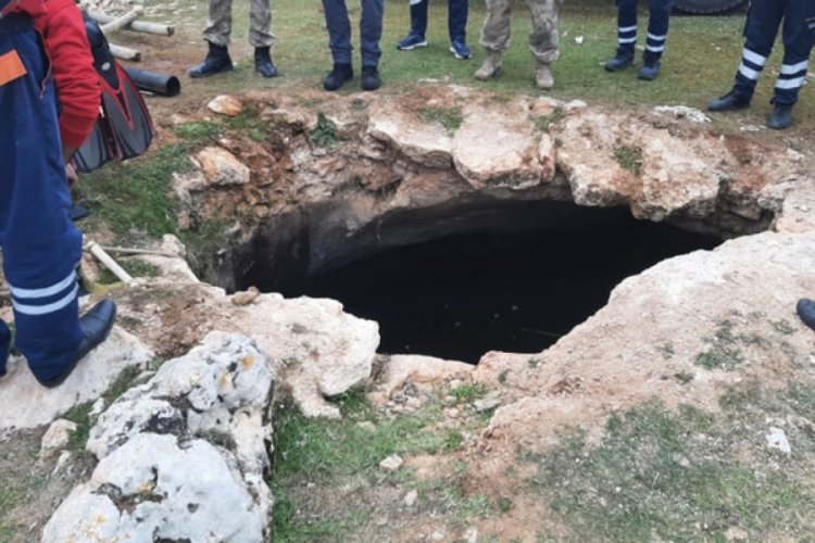 Acı haber! 5 metre derinliğindeki sarnıca d&uuml;şt&uuml;