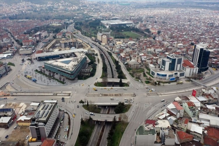 Bursa'da  sokağa &ccedil;ıkma kısıtlamasına uyuluyor