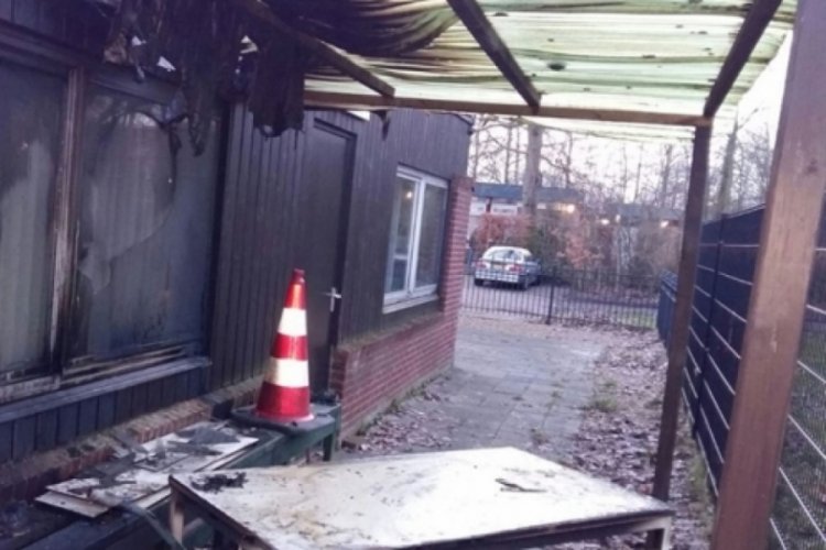 Hollanda'da inşası devam eden cami kundaklandı