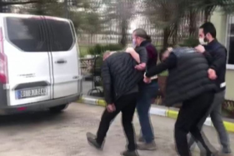 Doktor ve torbacı bir oldu kırmızı re&ccedil;eteli ilacı satmaya &ccedil;alışırken yakalandı
