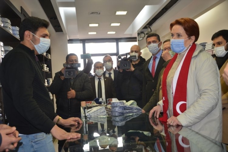 Meral Akşener: Karpuz gibi ikiye b&ouml;l&uuml;nd&uuml;k