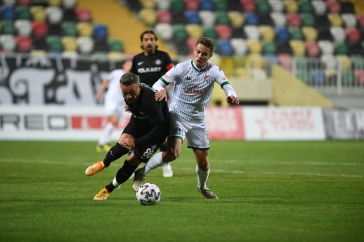 Bursaspor sahasında Altay'ı konuk ediyor