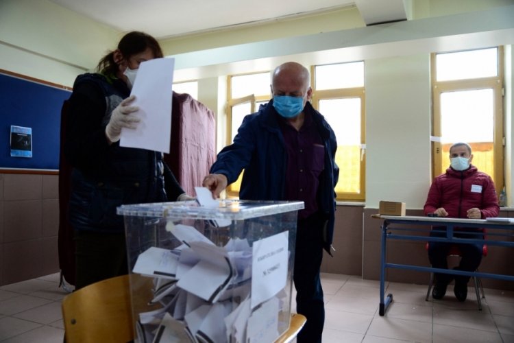 Bursa'da Bulgaristan'daki se&ccedil;imler i&ccedil;in oy kullandılar