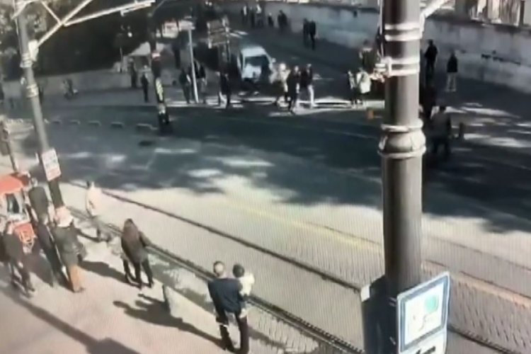 Kavga ettiği insanların &uuml;zerine aracını s&uuml;rd&uuml;