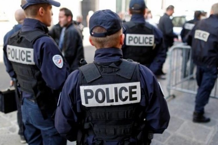 Fransa'da terör saldırısı hazırlığı şüphesi ile 5 kadın gözaltına alındı