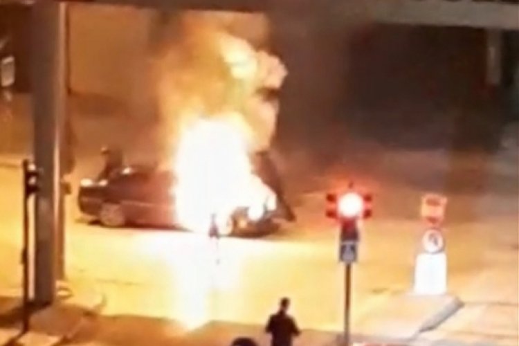 Bursa'da seyir halindeki araç yandı!