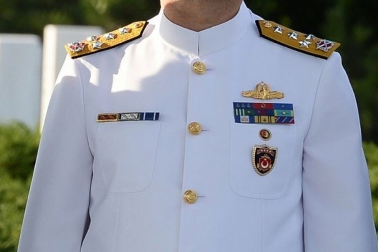 "104 emekli amiral bildirinin altında boğularak batmaya mahkum"