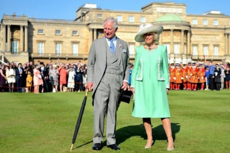 Kraliçe II. Elizabeth'ten bir ilk: Buckingham Sarayı'nın bahçesini halka açıyor