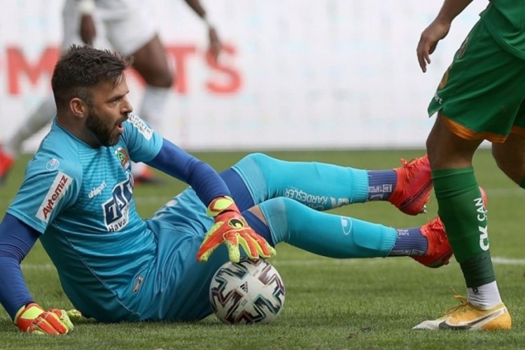 Alanyaspor'un kalecisi Marafona, Beşiktaş yenilgisinden dolayı özür diledi