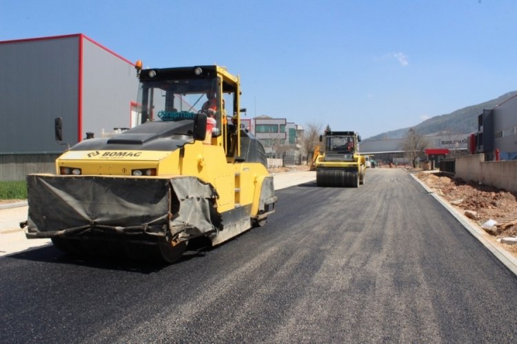 Bursa Barakfakih Organize Sanayi Bölgesi'nde asfalt hamlesi