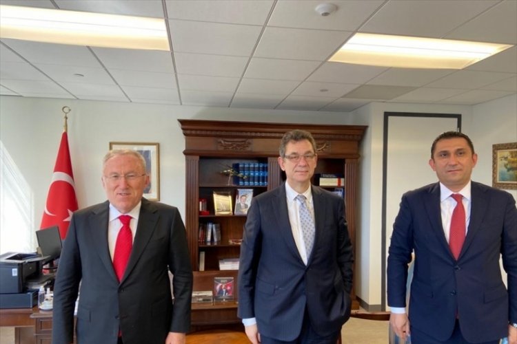 Türkiye'nin Washington Büyükelçisi, Pfizer'ın CEO'su ile görüştü