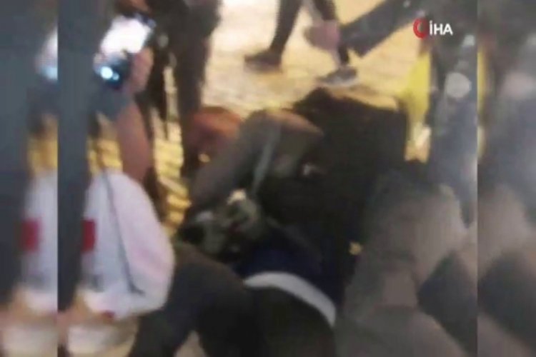 İsrail askerleri, Filistinli babayı &ccedil;ocuklarının g&ouml;zleri &ouml;n&uuml;nde darp etti