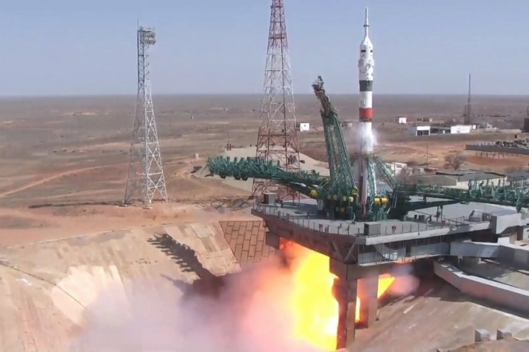 NASA astronotu ve kozmonotların ISS'e yolculuğu başladı