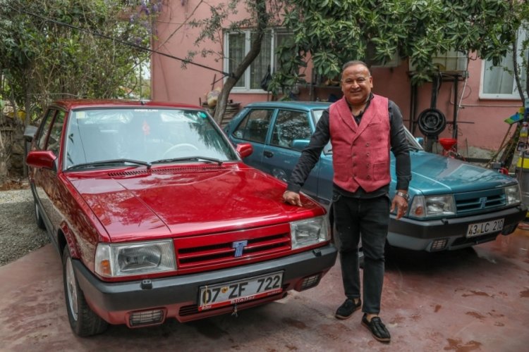 'Boyasına taş değer' diye iki otomobilini trafiğe &ccedil;ıkarmıyor