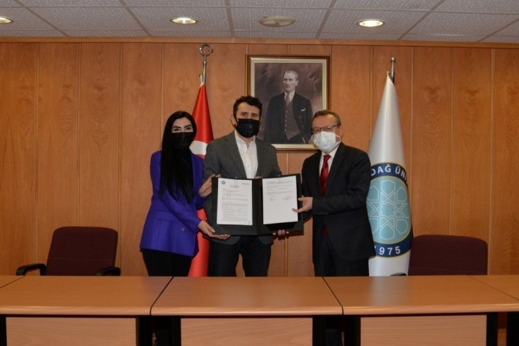 Bursa Uludağ &Uuml;niversitesi Rekt&ouml;r&uuml; Kılavuz: "Topluma katkı g&ouml;revimizi yapıyoruz"