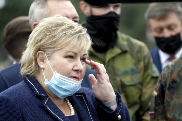 Norve&ccedil; Başbakanı Solberg'e Covid-19 kurallarını ihlalden 20 bin kron para cezası