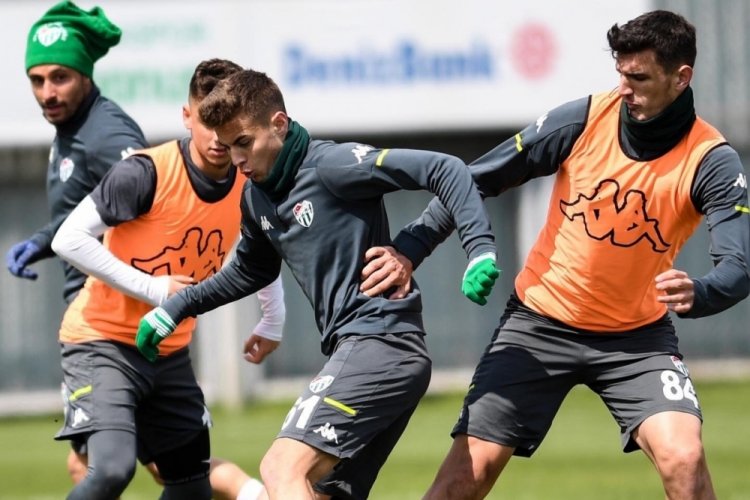 Bursaspor'da &Uuml;mraniyespor mesaisi s&uuml;r&uuml;yor