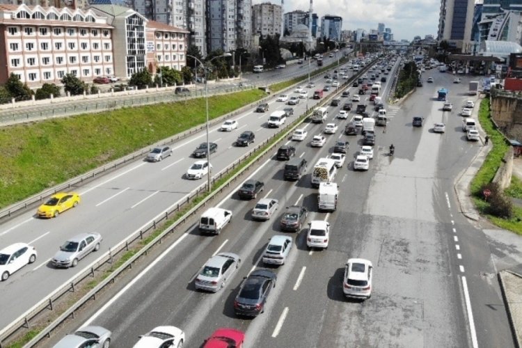 İstanbul'da kısıtlama &ouml;ncesi trafik yoğunluğu erken başladı