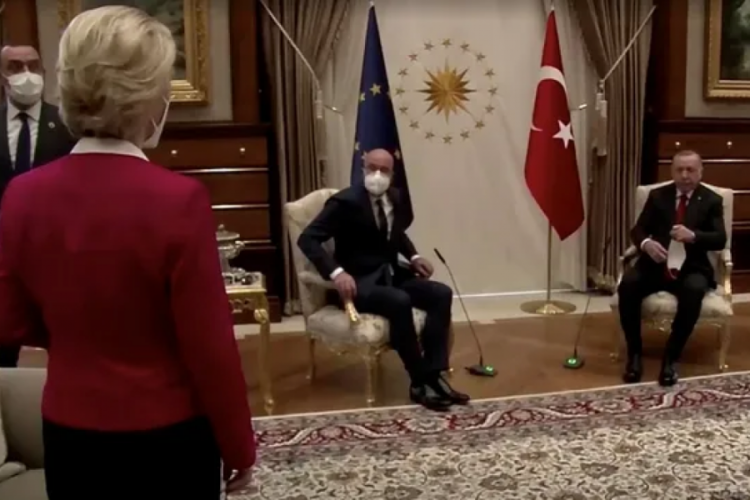 Oturma krizinde ikinci perde! Yemek masası