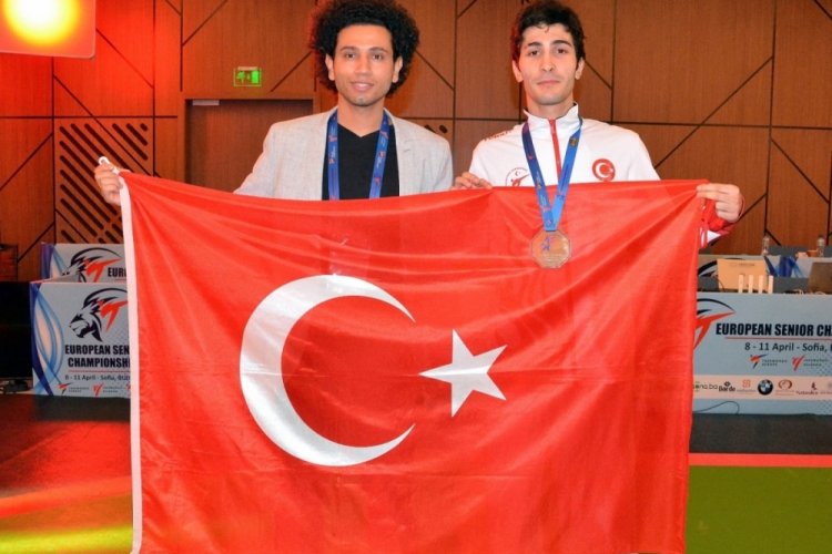 Avrupa Taekwondo Şampiyonası'nda 1 altın, 2 g&uuml;m&uuml;ş madalya
