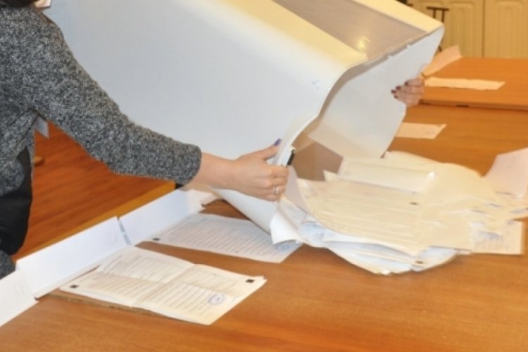 Kırgızistan'da yarın referandum yapılacak