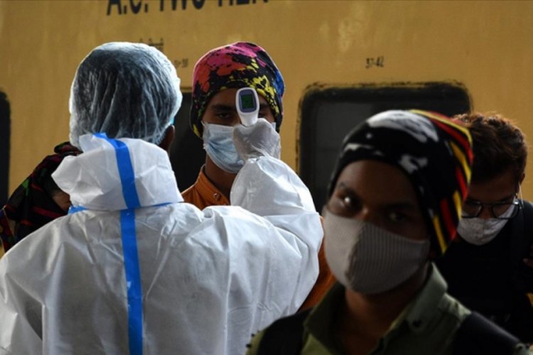 Hindistan'da bir kez daha g&uuml;nl&uuml;k Kovid-19 vakası sayısı rekoru kırıldı