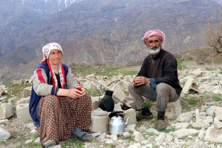 11 yıldır dağların arasında tek başlarına: Hi&ccedil; maske takmadık