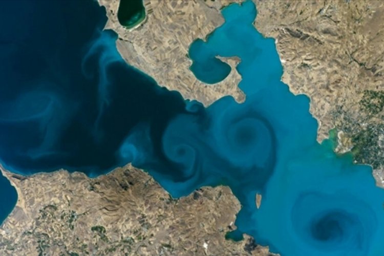 Bursa Büyükşehir Belediye Başkanı Aktaş Van Gölü için çağrı yaptı