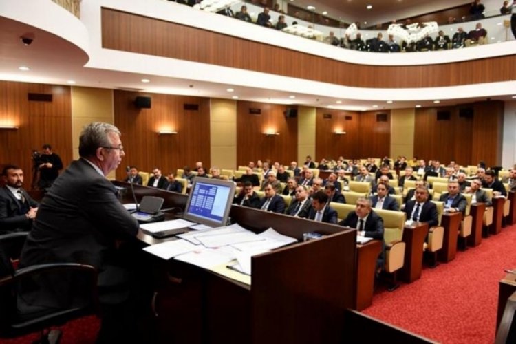 Ankara Büyükşehir Belediye Meclisi'nde 'iç tüzük' tartışması