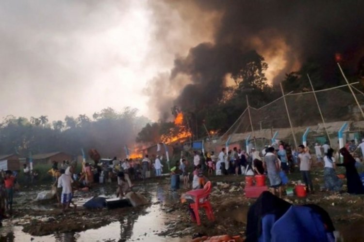 Arakanlı Müslümanların kaldığı kamplarda 20 günde üçüncü yangın