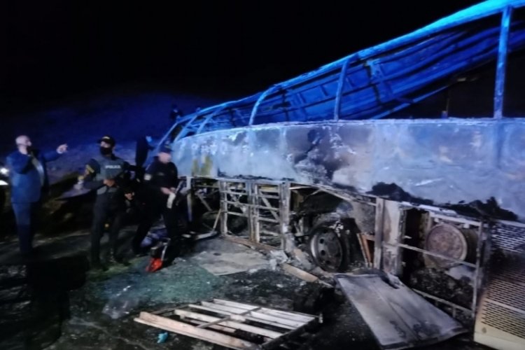 Mısır'da yolcu otobüsü devrildi: En az 20 ölü