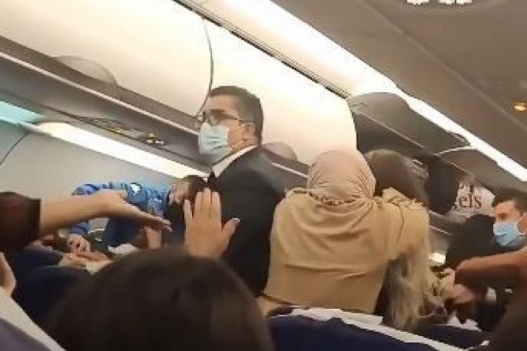 Tunus - İstanbul u&ccedil;ağındaki kavga d&uuml;nya basınında!