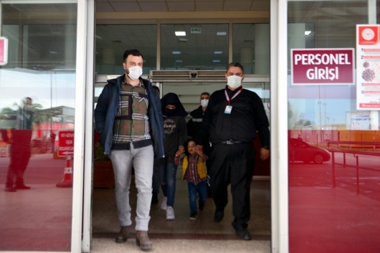 K&uuml;rtaj olduğu hastanede &ccedil;ocuklarını bıraktı: Narkoz etkisinden unuttum