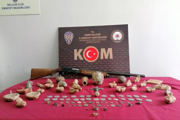 İzmir'de 91 adet tarihi eser ele ge&ccedil;irildi