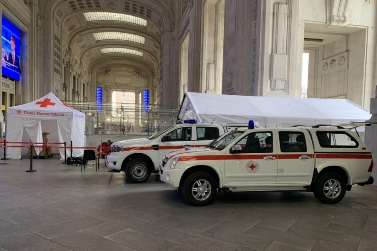 İtalya'da son 24 saatte Covid-19'a bağlı 380 can kaybı