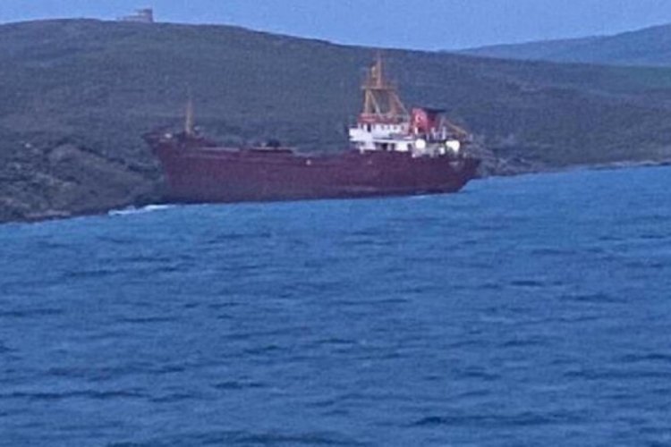 &Ccedil;anakkale Bozcaada a&ccedil;ıklarında kargo gemisi karaya oturdu!