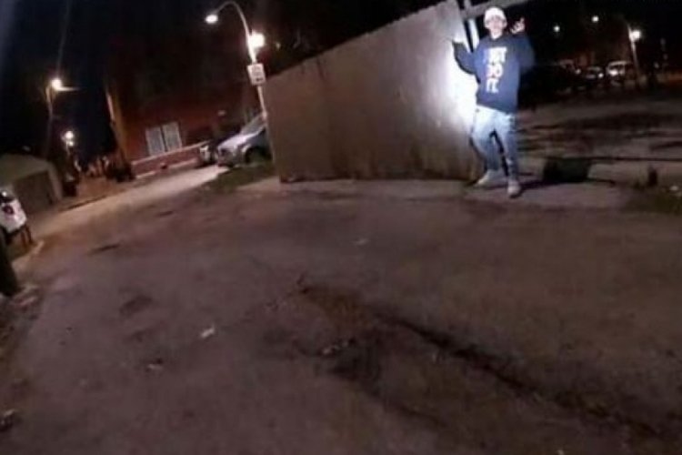 ABD'de polis 13 yaşındaki &ccedil;ocuğu b&ouml;yle vurdu!