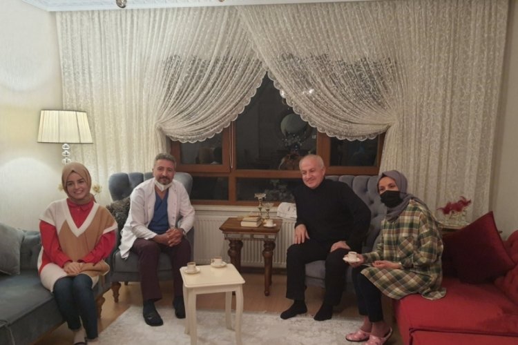 Bakan Fahrettin Koca ikna etti &ouml;ğretmen aşı oldu