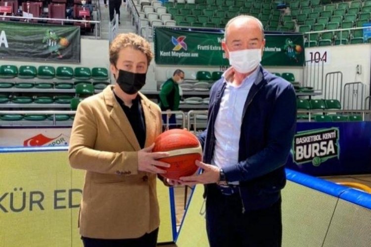 Frutti Extra Bursaspor'dan sponsor Penguen'e teşekk&uuml;r