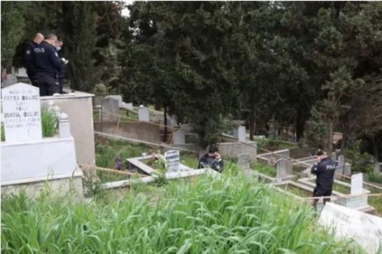 Dua etmek i&ccedil;in gittiği aile mezarlığında kayıp oğlunun cesedini buldu