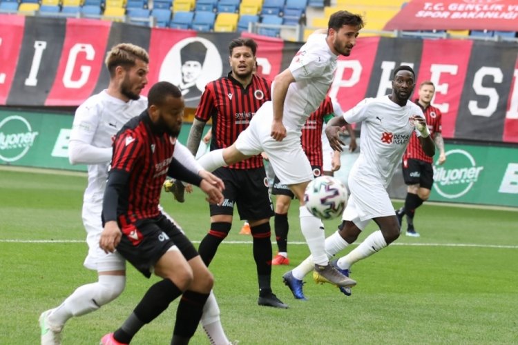 Sivasspor'dan &uuml;st &uuml;ste 3. galibiyet