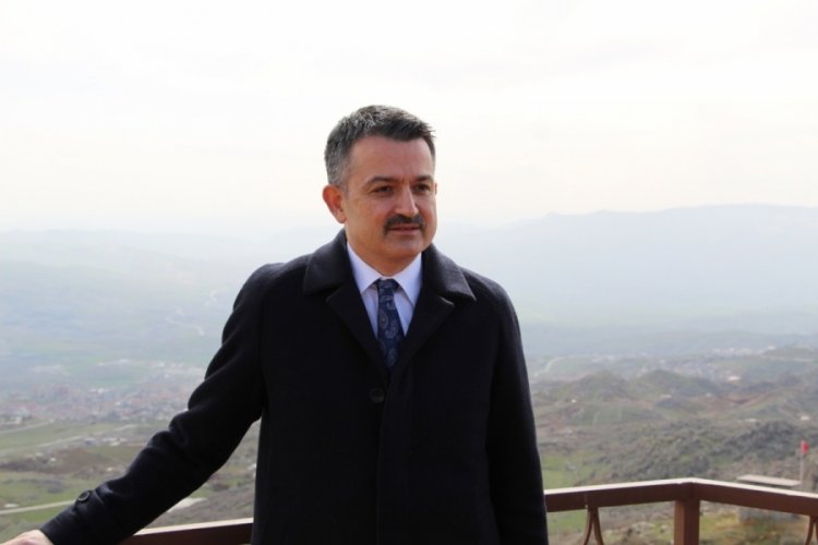 Tarım ve Orman Bakanı Pakdemirli, u&ccedil;akta yaşananları anlattı