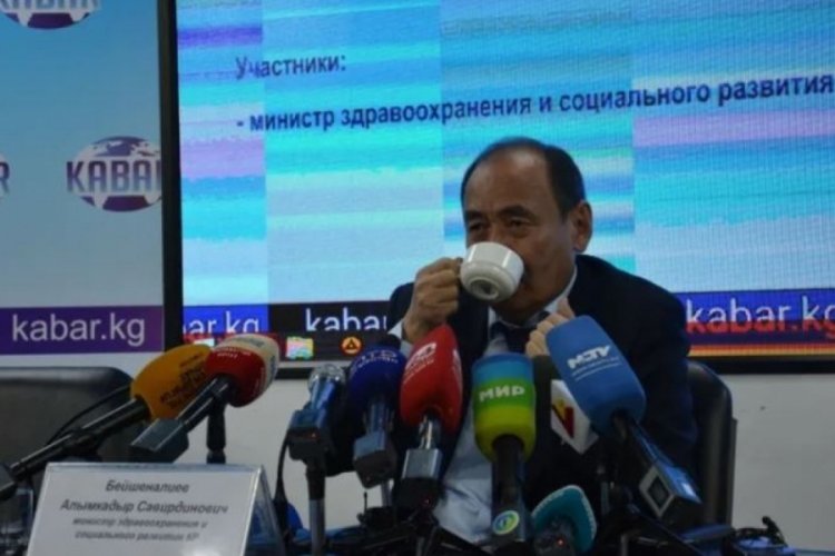 Kırgızistan'da koronavirüse karşı zehirli bitki önerisi! Sağlık Bakanı içti
