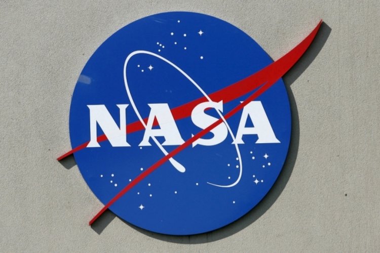 NASA, Ay'a iniş kapsülünün inşası için SpaceX'i seçti